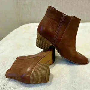 Clarks Artisan Boots Womens 10M Maypearl Tulsa Ankle Booties Heels Brown Leather